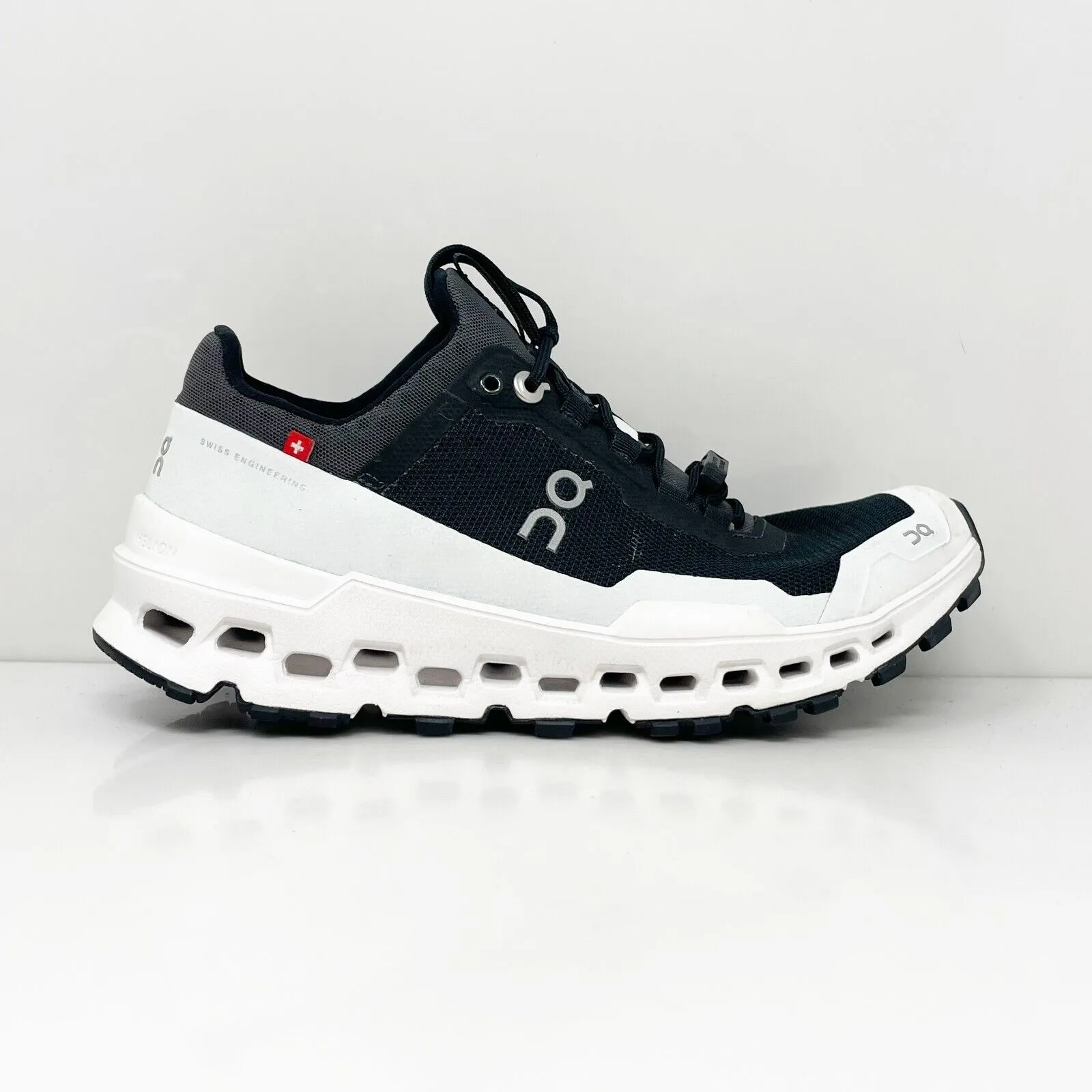On Womens Cloudultra Black Running Shoes Sneakers Size 5