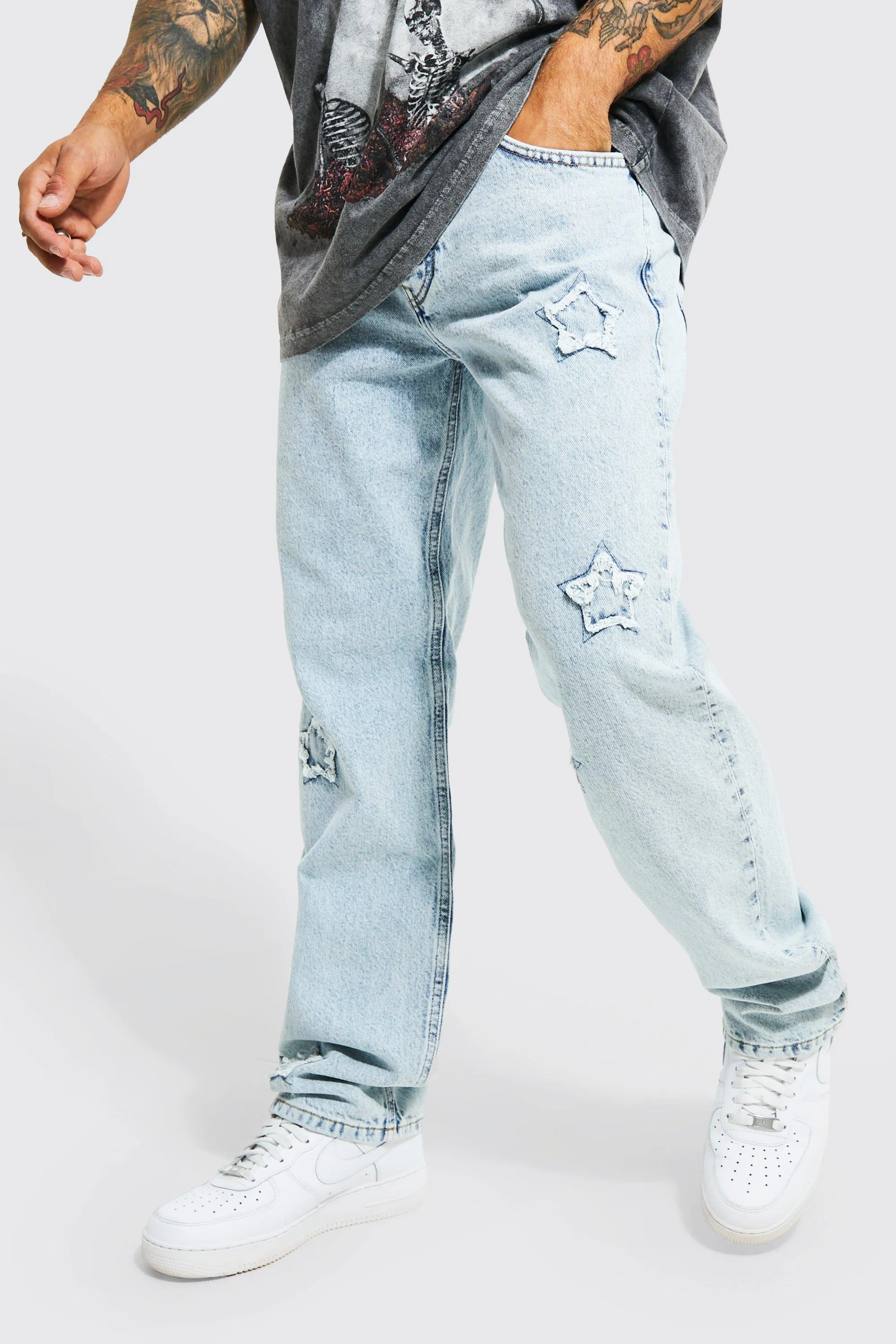 Relaxed Fit Star Applique Jeans | boohooMAN UK